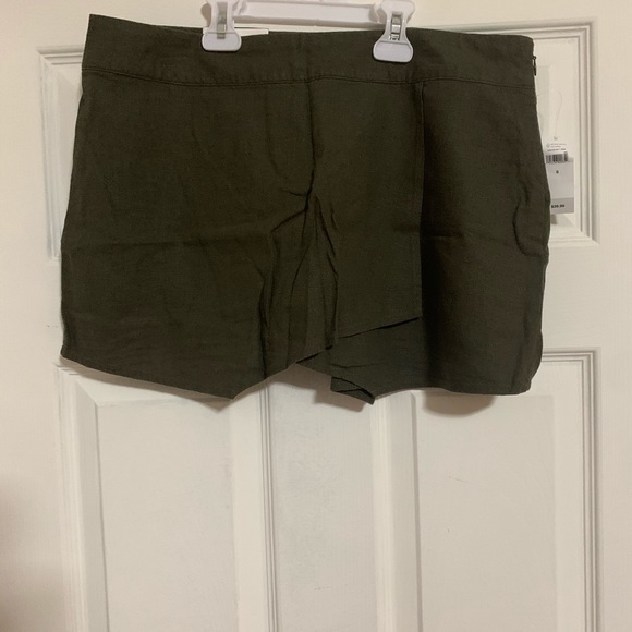Olive Green Skort Size 8 - Picture 1 of 4